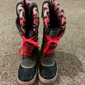 Grey/ Hot pink Sorel winter waterproof boots sz 8